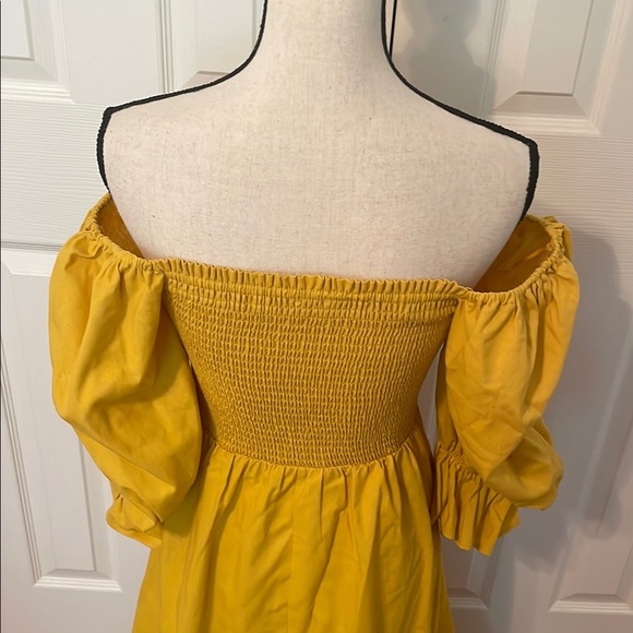 Aura Gold Yellow Smocked Maxi Dress Size Large NWOT - Picture 5 of 7